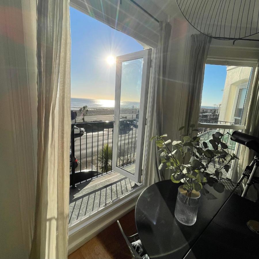 Seaview Flat With Balcony, Spacious 2 Bedroom Worthing Exteriér fotografie