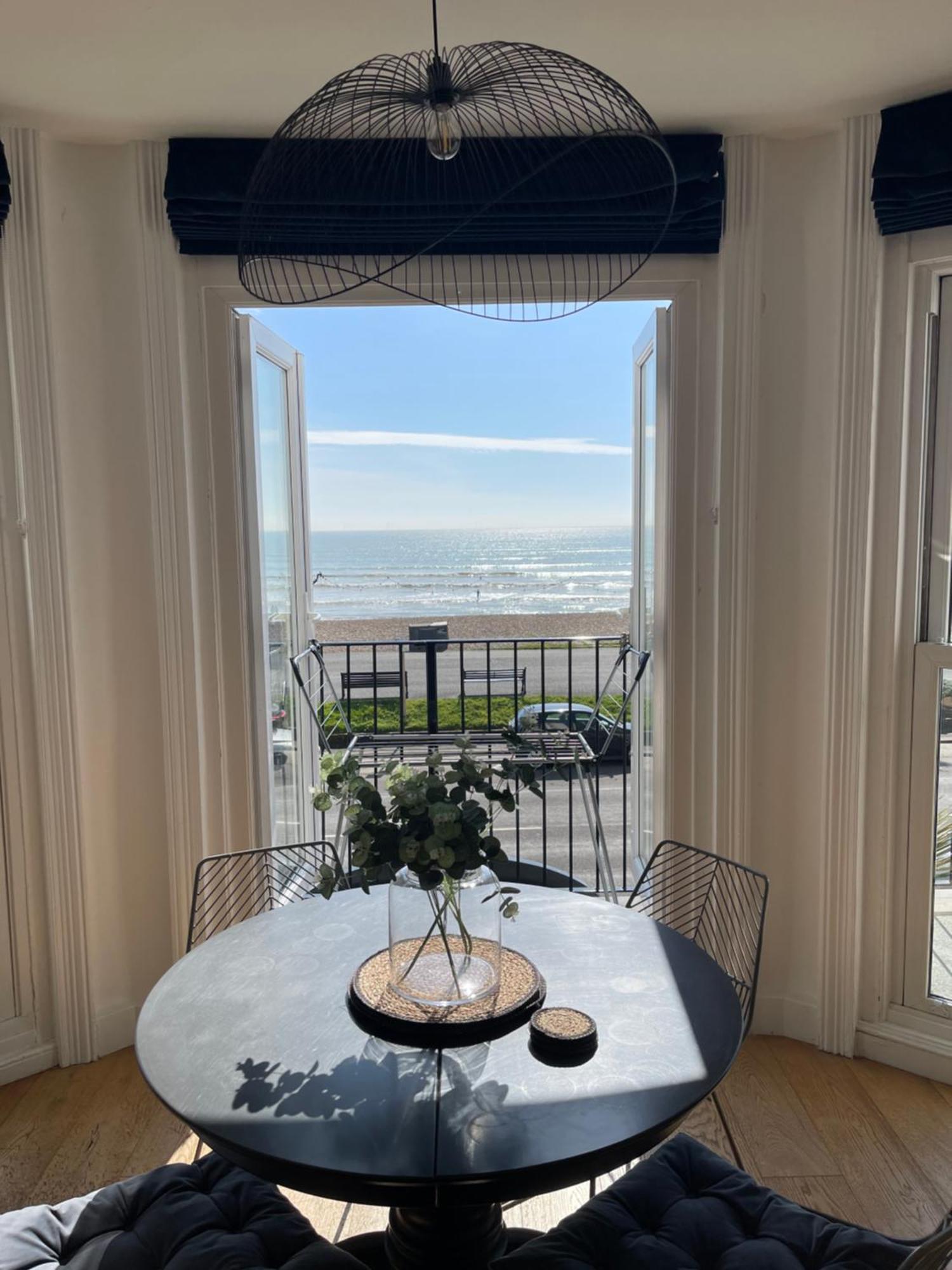 Seaview Flat With Balcony, Spacious 2 Bedroom Worthing Exteriér fotografie